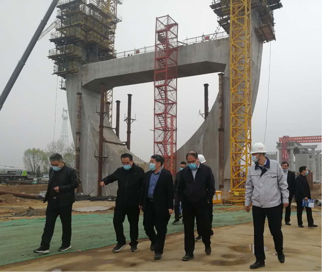 晋城市委常委、常务副市长张利锋一行在山西建投承建的国道G342项目调研
