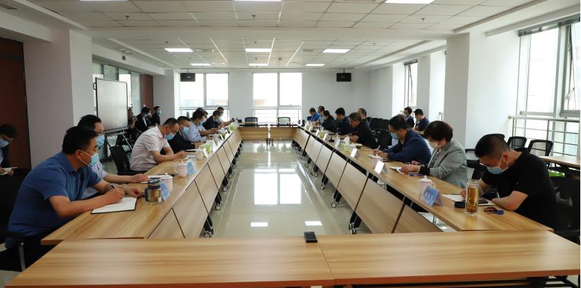 山西建投召开“五大中心”项目冰球突破第五次专题例会
