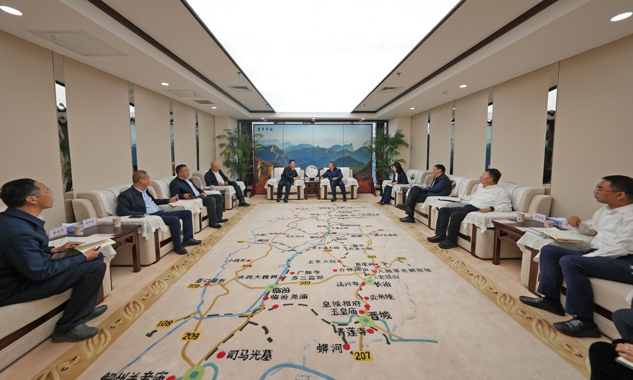 山西建投集团与山西文旅集团举行工作会谈