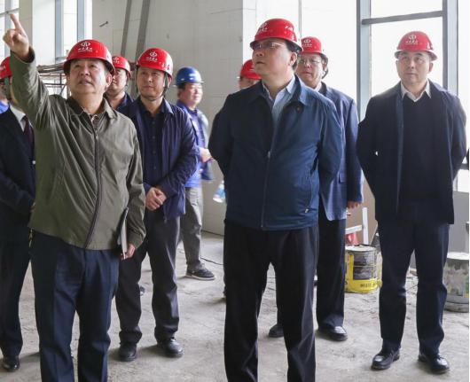 省委统战部领导来建投集团承建的山西社会主义学院新校区冰球突破工程项目检查指导工作